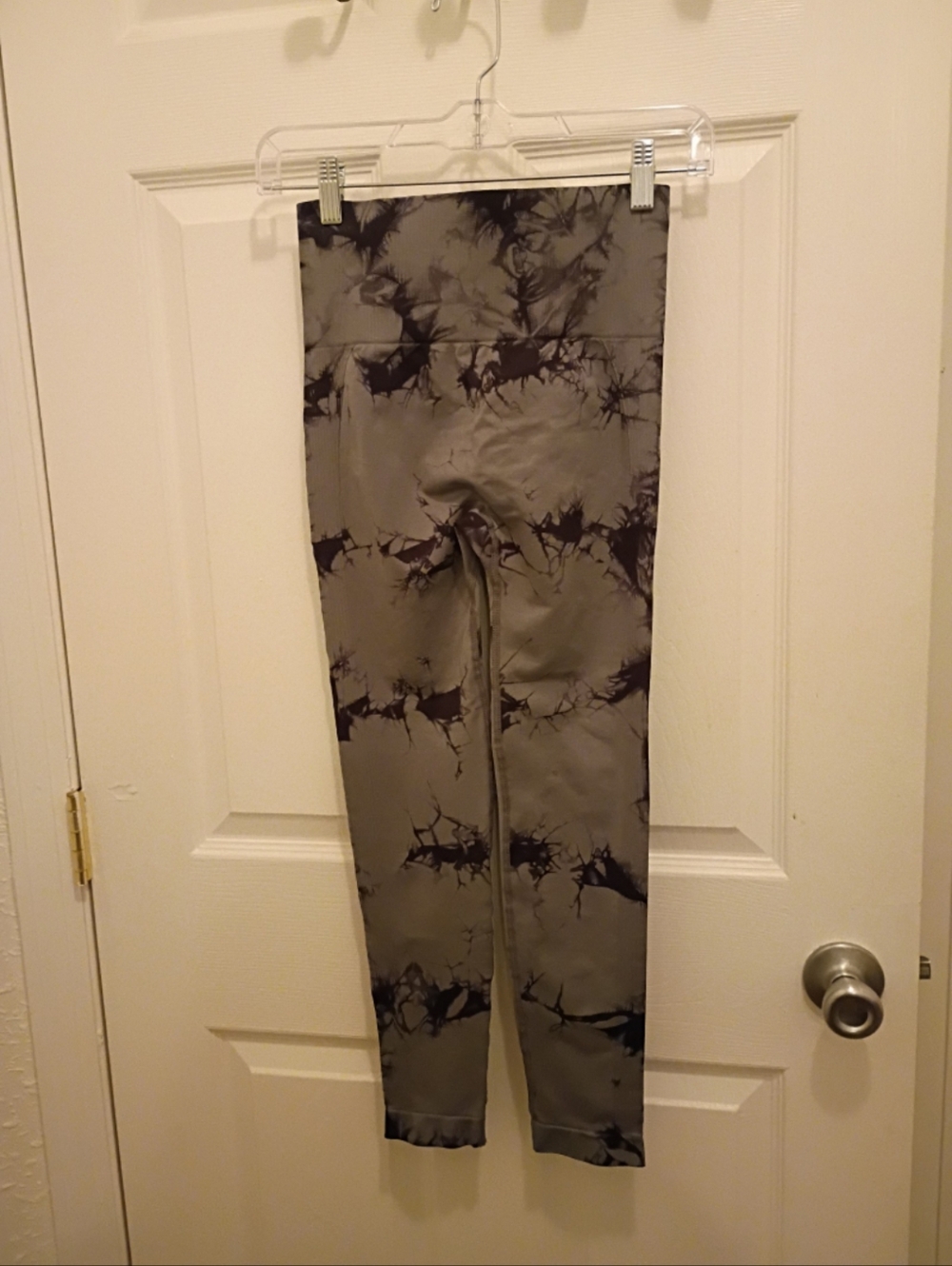 Women's Gray and Black Tie-Dye Pants